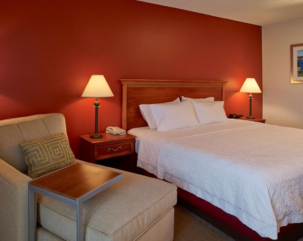 Hampton Inn Portland-Airport South Portland Bagian luar foto