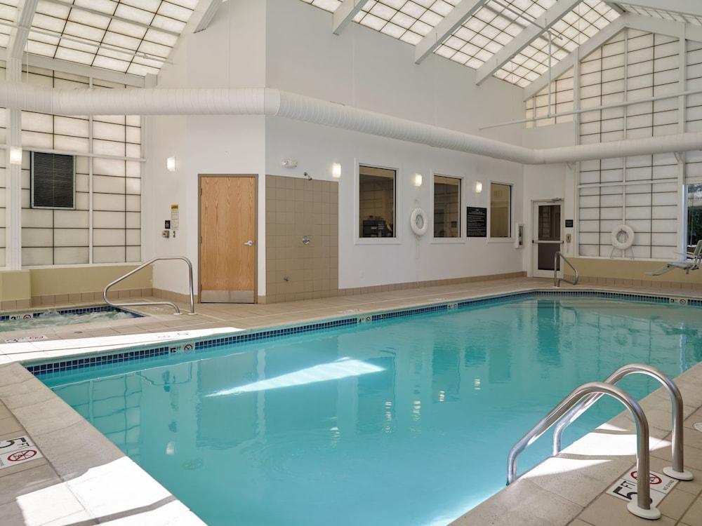 Hampton Inn Portland-Airport South Portland Bagian luar foto