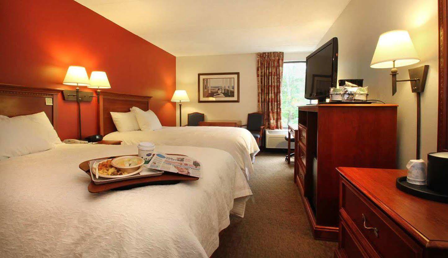 Hampton Inn Portland-Airport South Portland Bagian luar foto